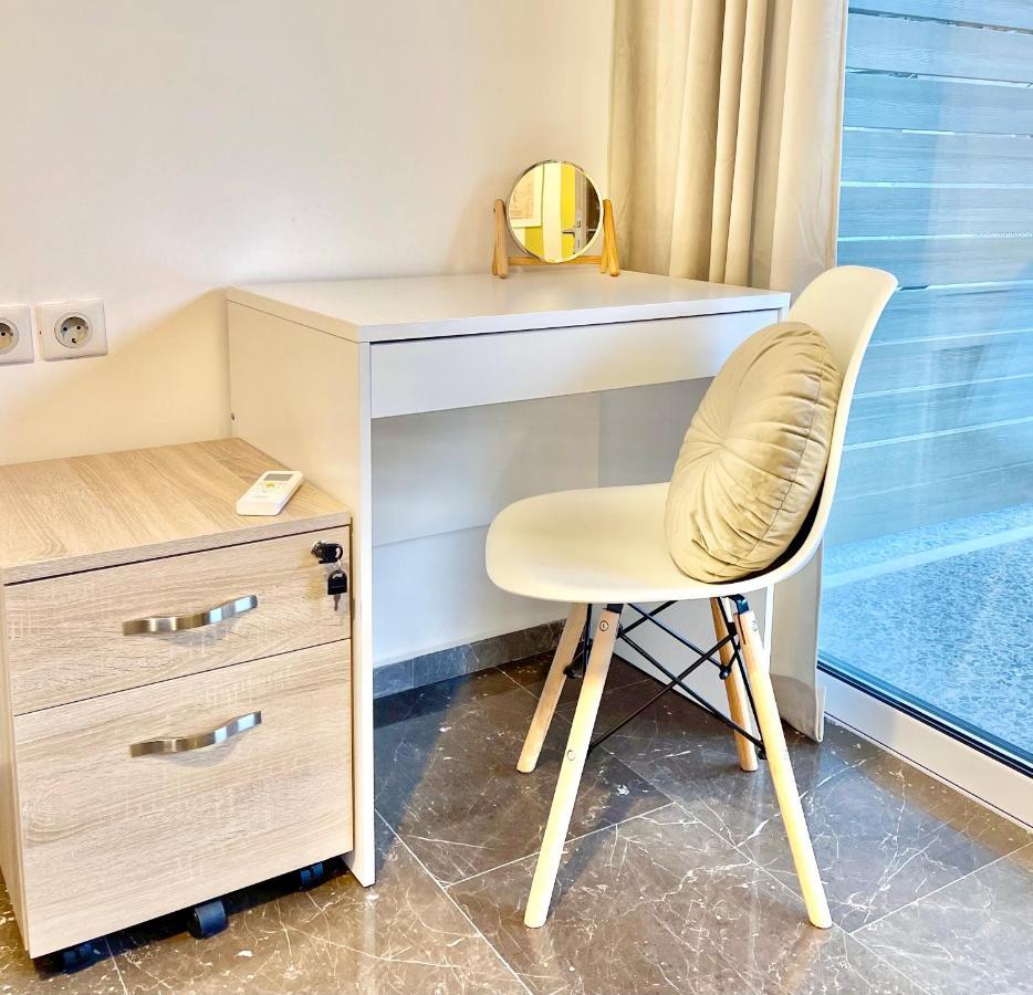 Appartamento Retropolitan Living Patras Esterno foto